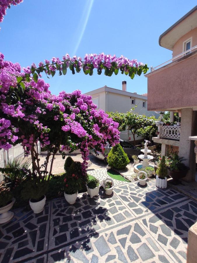 Apartmani Andrijana Ulcinj Buitenkant foto